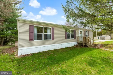 2728 Schell Ln, Red Lion, PA 17356