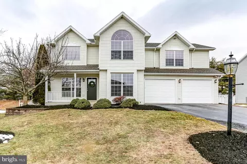 138 Martel Cir, Dillsburg, PA 17019