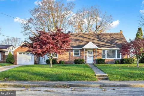 259 S Main St, Mount Wolf, PA 17347