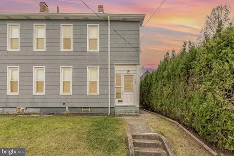 102 Allegheny Ave, Hanover, PA 17331