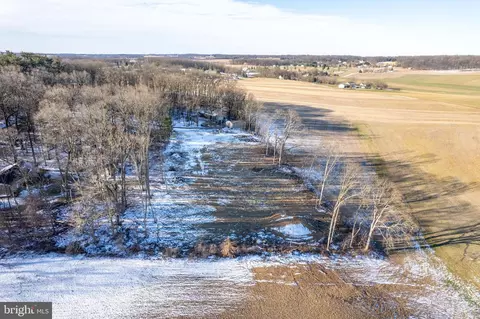 8883 Pleasant Valley Rd, Stewartstown, PA 17363