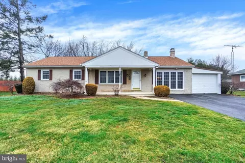 103 E Clearview Dr, Shrewsbury, PA 17361