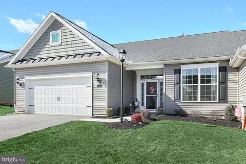 681 Cypress Dr, Hanover, PA 17331