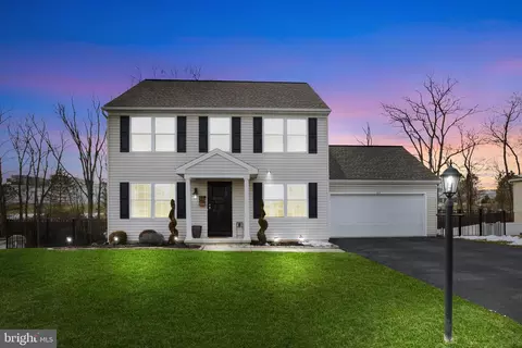 95 Stone Creek Dr, York, PA 17406