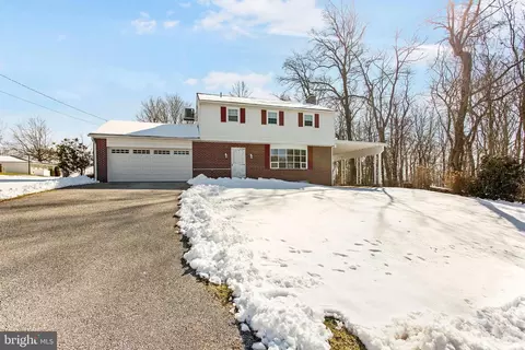 605 Wolsey Dr, Dallastown, PA 17313