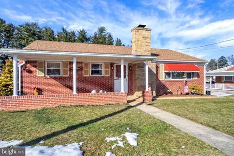 605 Pershing Ave, Red Lion, PA 17356