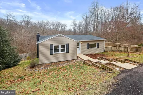 393 Meadow Trl, Delta, PA 17314
