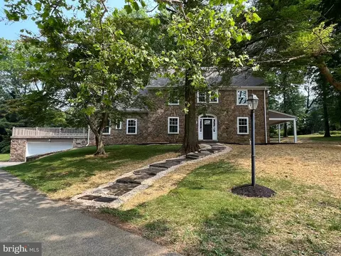 880 Clubhouse Rd, York, PA 17403