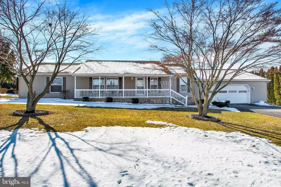 3685 Raintree Rd, York, PA 17404 27 Photos Movoto