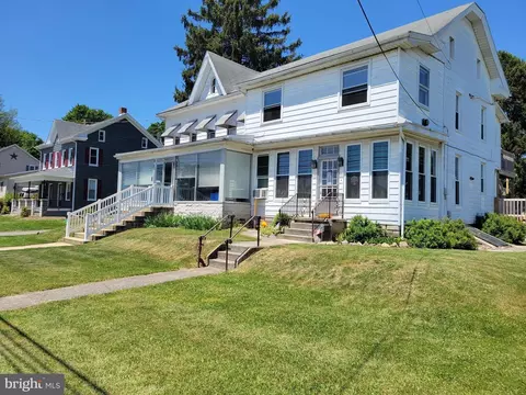 361 W Market St, Hellam, PA 17406