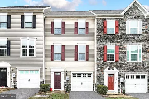 934 Brechin Ln, York, PA 17403