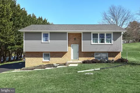137 Sunset Ln, Abbottstown, PA 17301