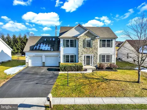 1260 Saddleback Rd, York, PA 17408