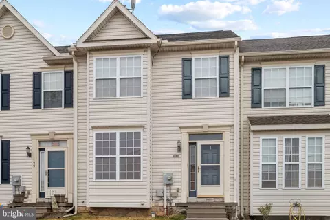 1177 Ledge Dr, York, PA 17408