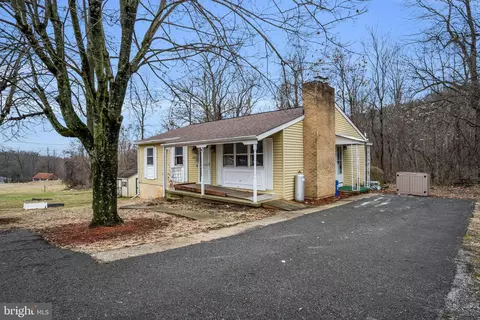 1375 Roundtop Rd, Lewisberry, PA 17339
