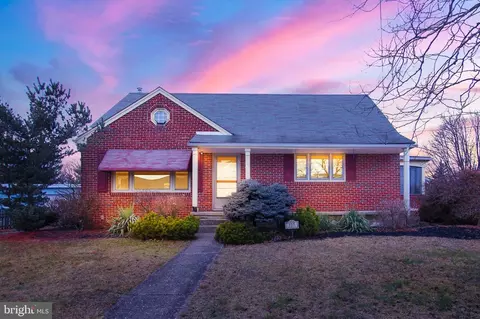 127 W Highland Ave, Spring Grove, PA 17362