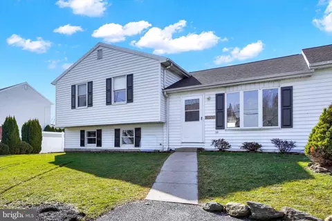 6776 Church Rd #2, Felton, PA 17322