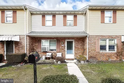 29 5th St, Hanover, PA 17331