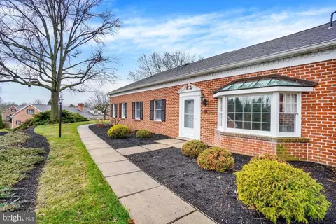 2018 Wyntre Brooke Dr SW, York, PA 17403