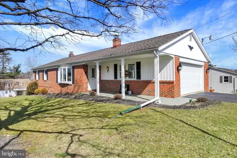 123 Forest Hills Rd, Red Lion, PA 17356