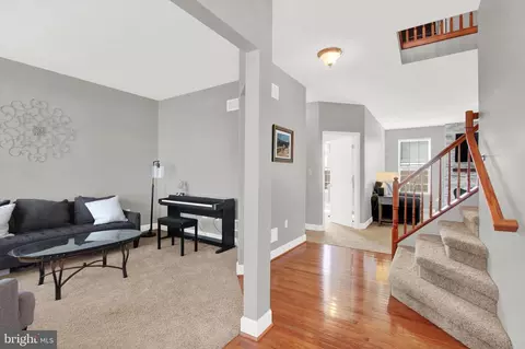 Living - 25 Boulder Rd, Hanover, PA 17331 photo 1 of 8