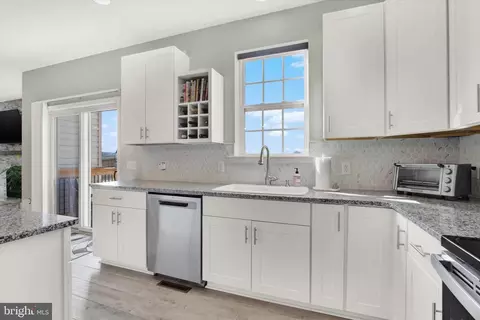 Kitchen - 25 Boulder Rd, Hanover, PA 17331 photo 4 of 4