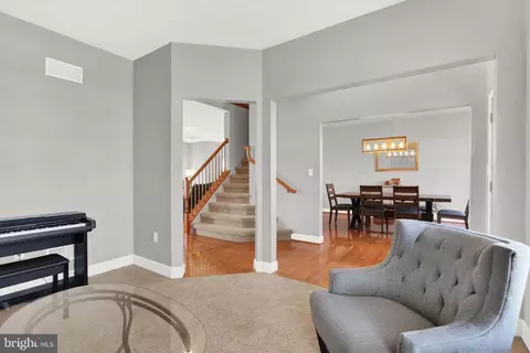 Living - 25 Boulder Rd, Hanover, PA 17331 photo 3 of 8