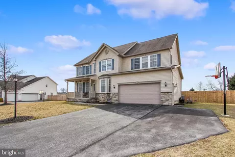 Exterior - 25 Boulder Rd, Hanover, PA 17331 photo 2 of 7