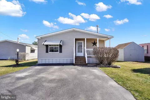 195 Country Ridge Dr, York, PA 17408