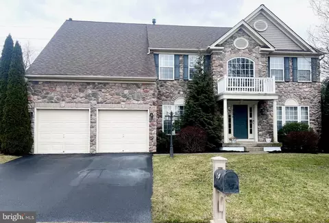 2690 Quaker Ct, York, PA 17408
