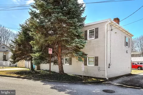 10 N Blettner Ave, Hanover, PA 17331