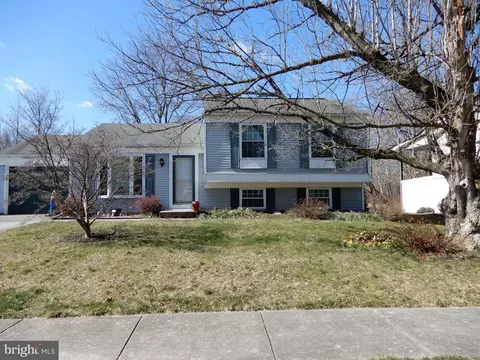 3537 Heritage Dr, York, PA 17402