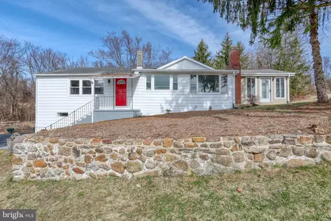 576 Lewisberry Rd, New Cumberland, PA 17070