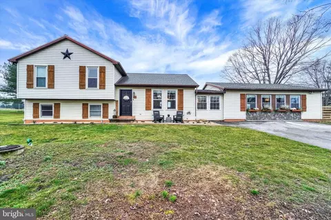 1030 Kendale Rd, Red Lion, PA 17356