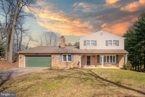 779 Elham Dr, York, PA 17406