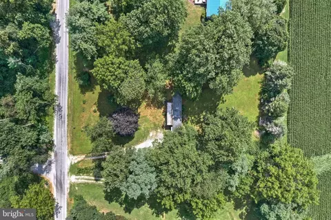 10460 Enfield Rd, Felton, PA 17322