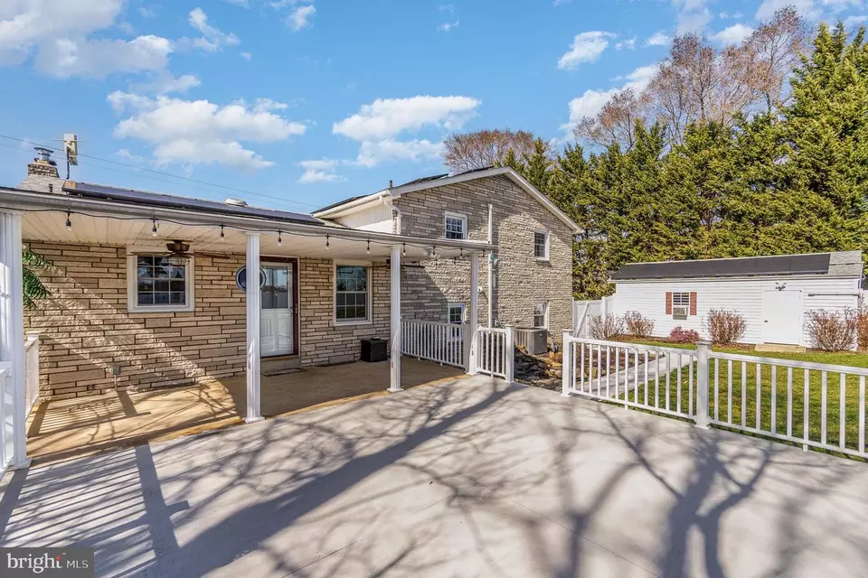 Exterior - 2061 Stoverstown Rd, Spring Grove, PA 17362 photo 5 of 11