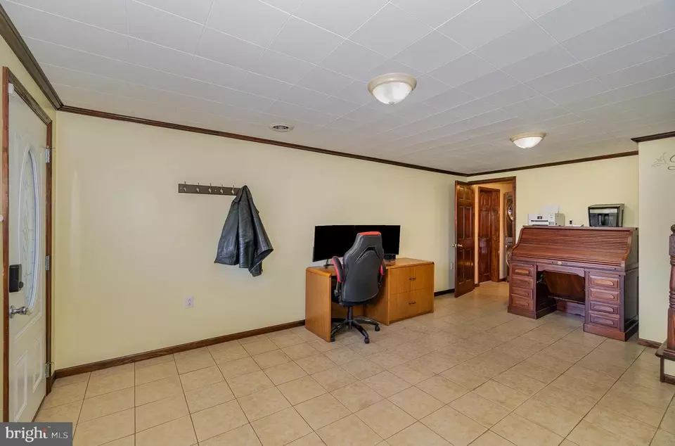 Living - 2061 Stoverstown Rd, Spring Grove, PA 17362 photo 4 of 4