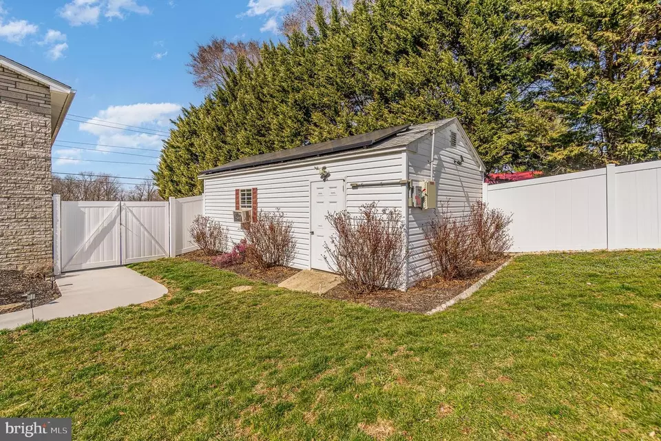 Exterior - 2061 Stoverstown Rd, Spring Grove, PA 17362 photo 7 of 11