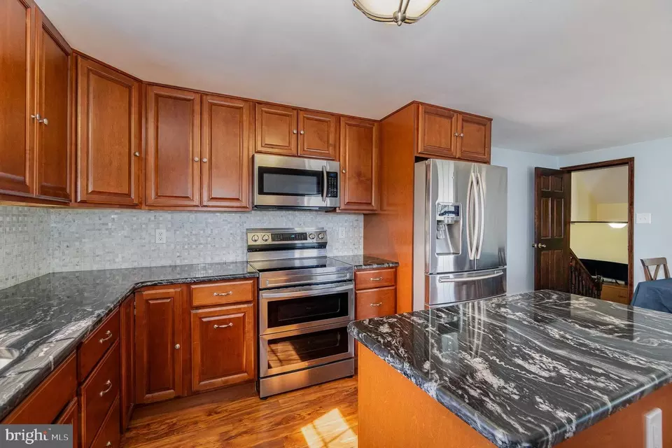 Kitchen - 2061 Stoverstown Rd, Spring Grove, PA 17362 photo 2 of 3
