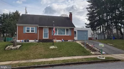 2330 Seneca Dr, York, PA 17408