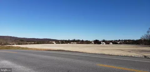 960-980 Old Trail Rd, Etters, PA 17319