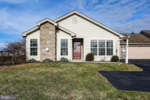 109 Yoe Dr, Red Lion, PA 17356