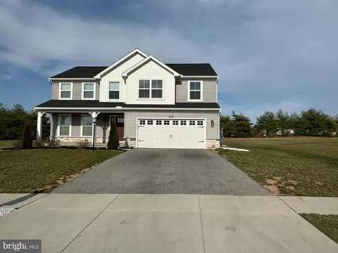 4033 Country Dr, Dover, PA 17315