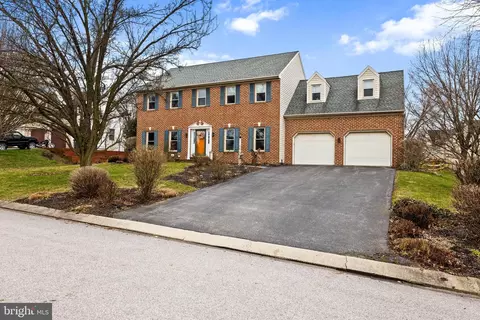 2714 Primrose Ln, York, PA 17402