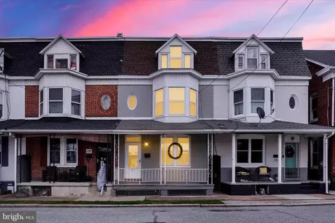 129 S East St, Spring Grove, PA 17362