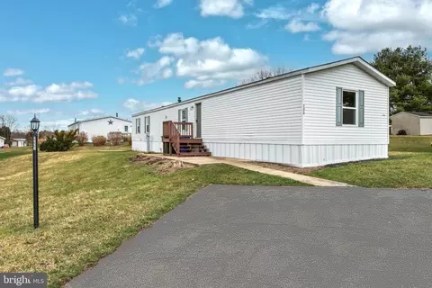 7370 Amy Ave, Dover, PA 17315