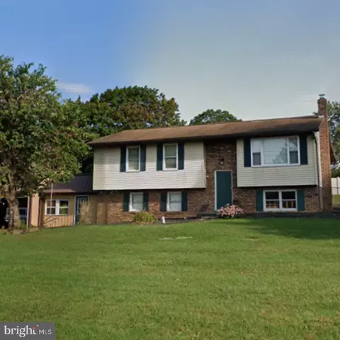 5900 York Rd, Spring Grove, PA 17362