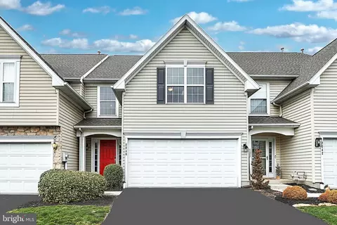2240 W Slater Hill Ln, York, PA 17406