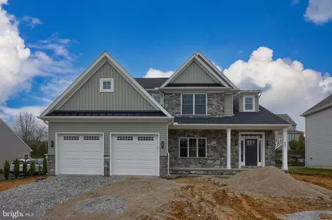 844 Nightlight Dr, York, PA 17402